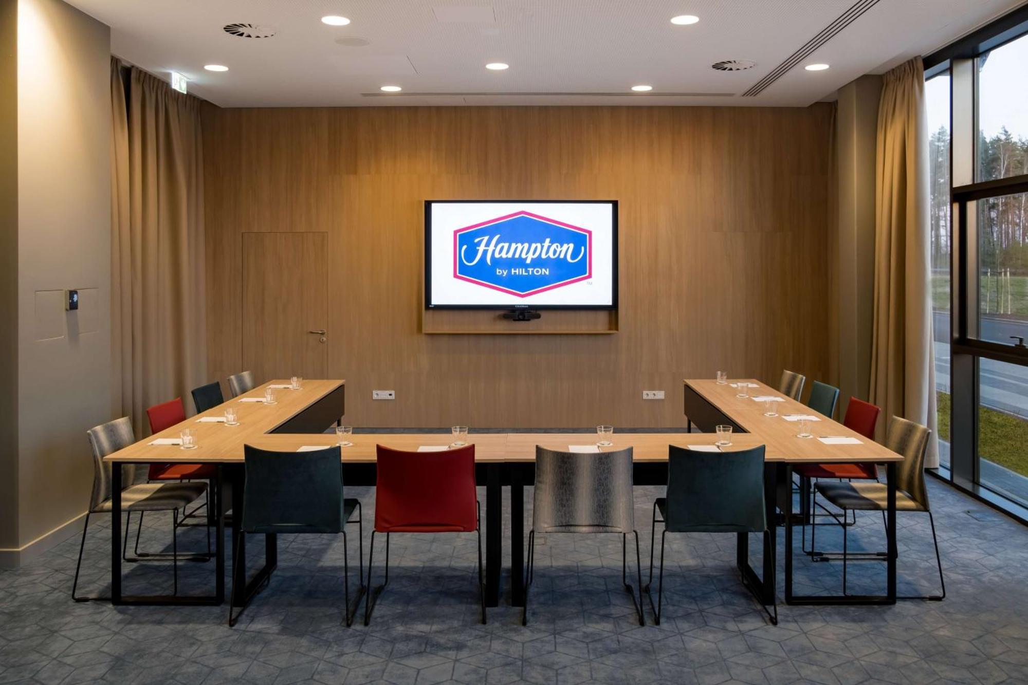 Hampton By Hilton Riga Airport Hotel Ngoại thất bức ảnh