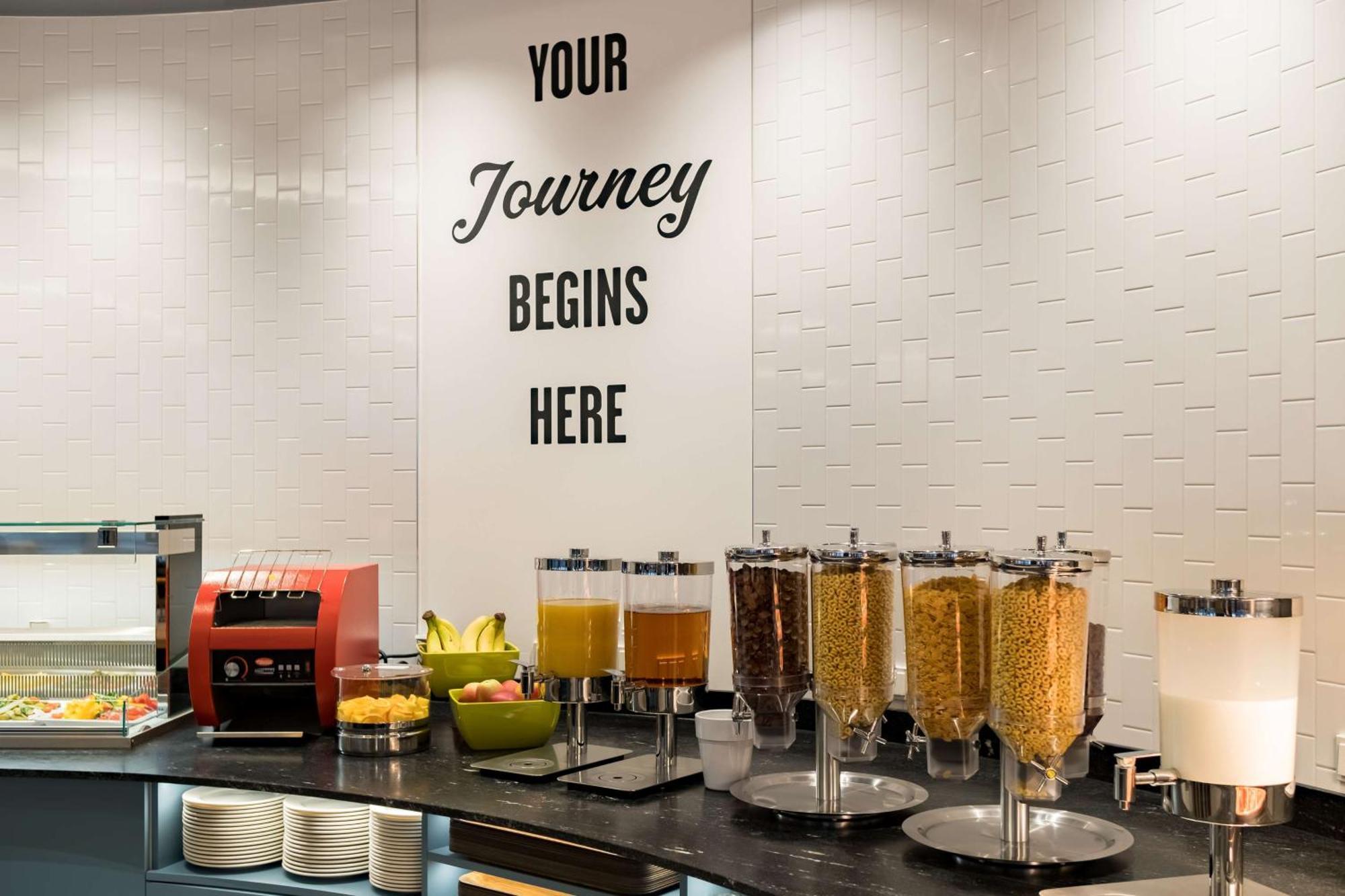 Hampton By Hilton Riga Airport Hotel Marupe Ngoại thất bức ảnh