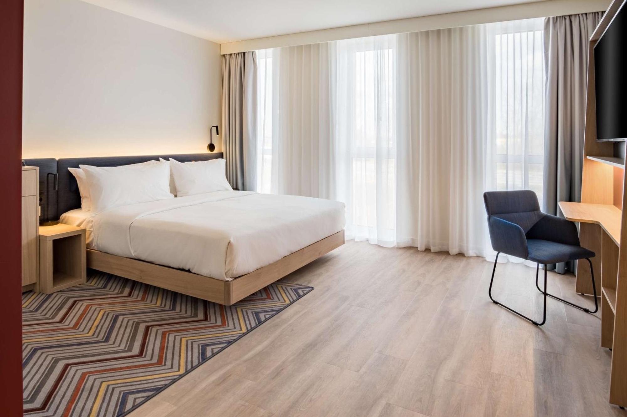 Hampton By Hilton Riga Airport Hotel Marupe Ngoại thất bức ảnh