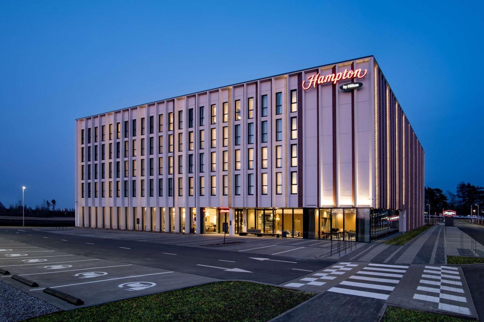 Hampton By Hilton Riga Airport Hotel Ngoại thất bức ảnh