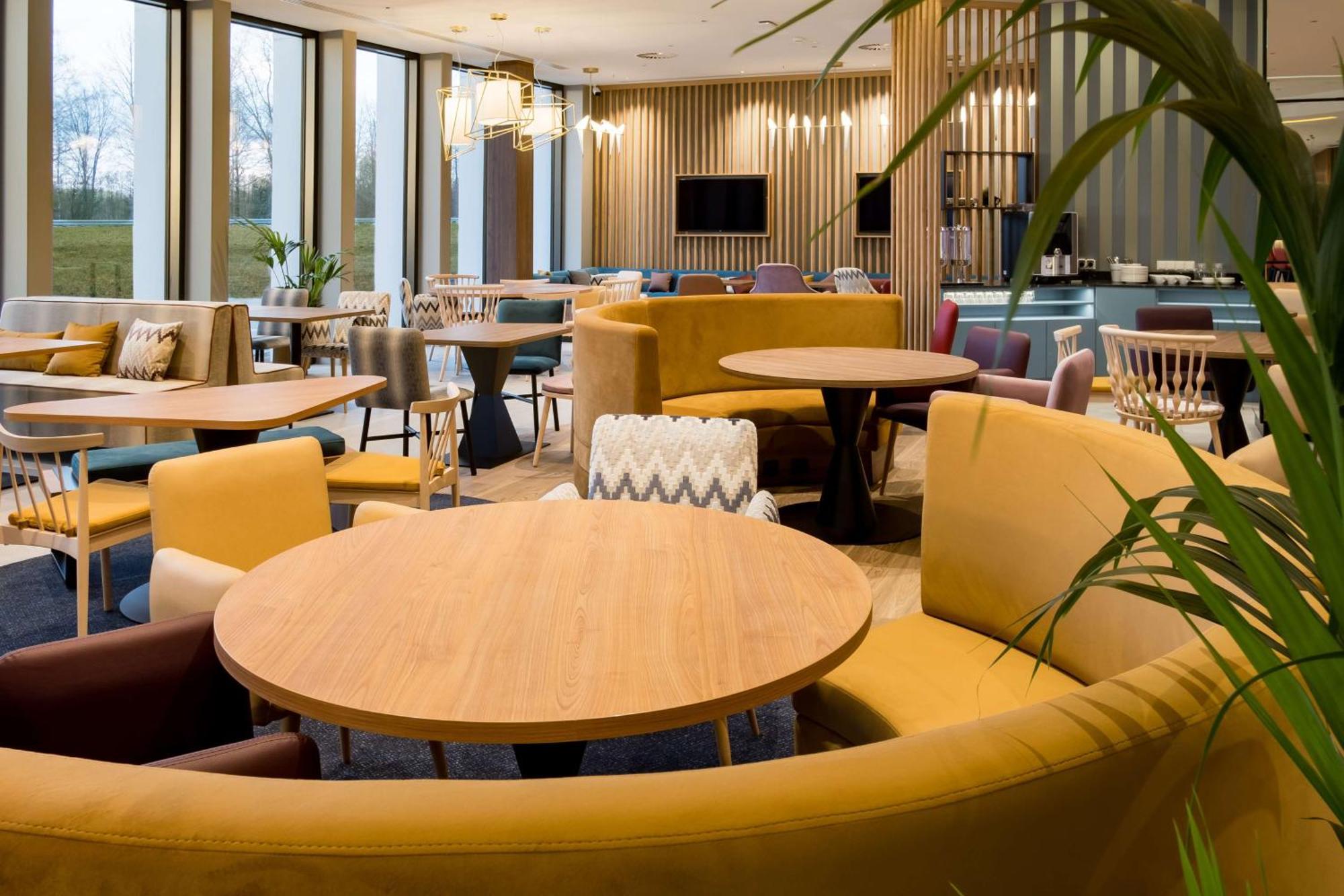 Hampton By Hilton Riga Airport Hotel Marupe Ngoại thất bức ảnh